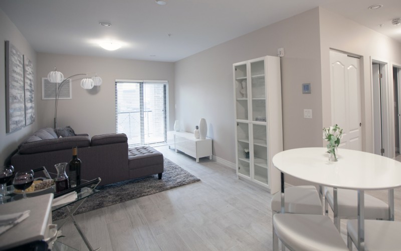 pine mansion 3 white living room