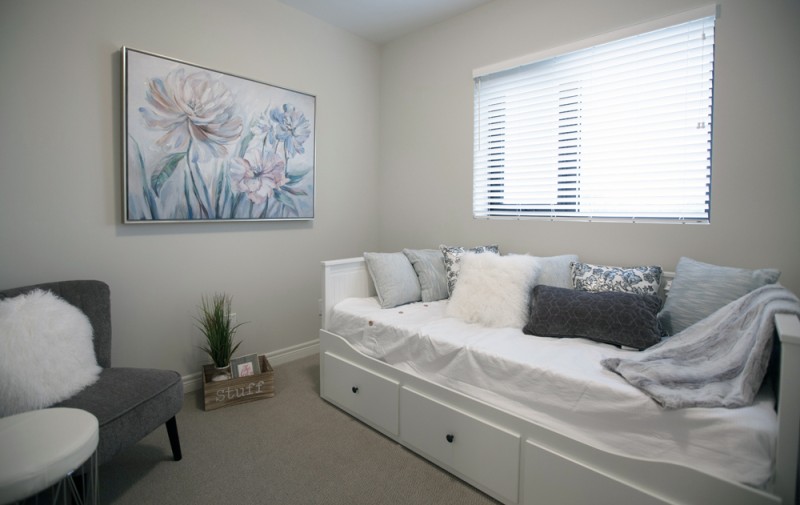 pine mansion 3 bed and window