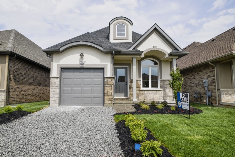 Rolling Meadows - Ravine Lot