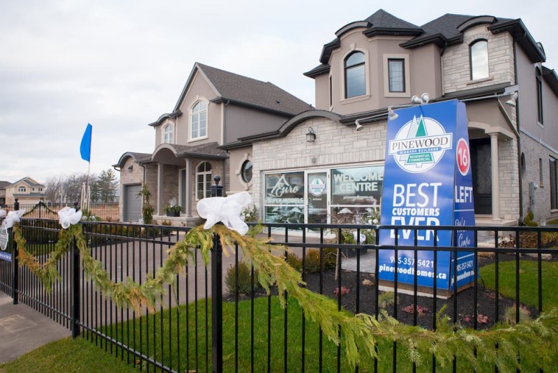 Deerfield-SalesCentre