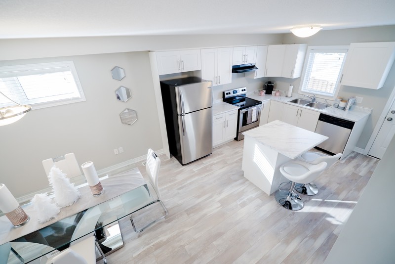 Smart Townes white kitchen